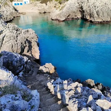 Sulla Cala Dell'acquaviva Marittima